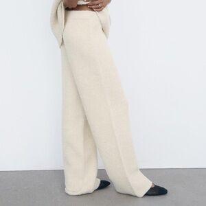 NEW Zara cream fuzzy pants